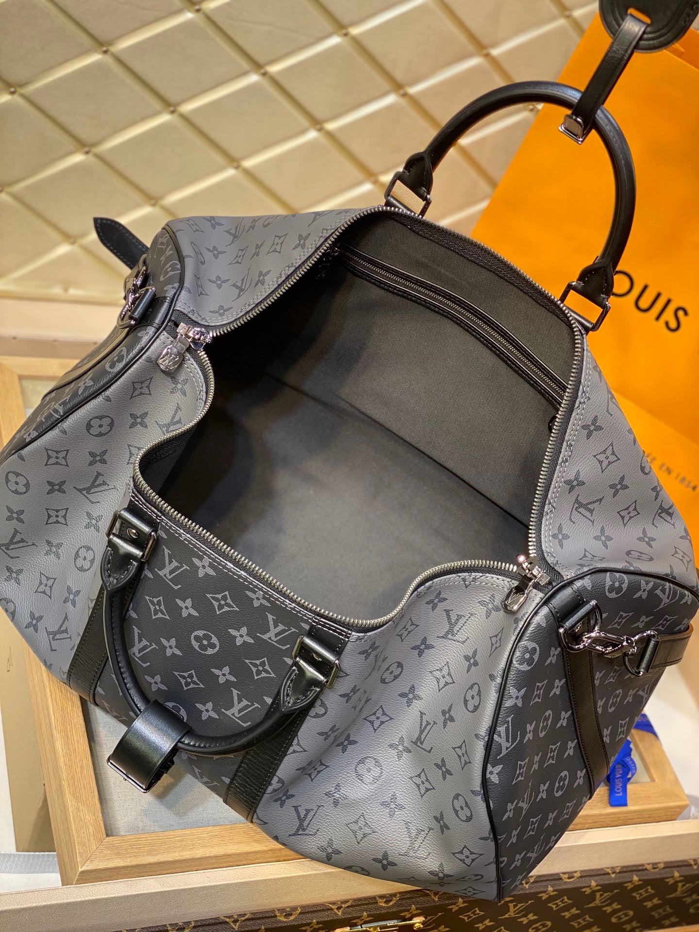 LOU KEEPALL BANDOULIÈRE 50 BAG