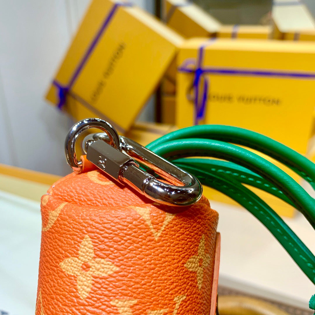 LOU CARROT POUCH