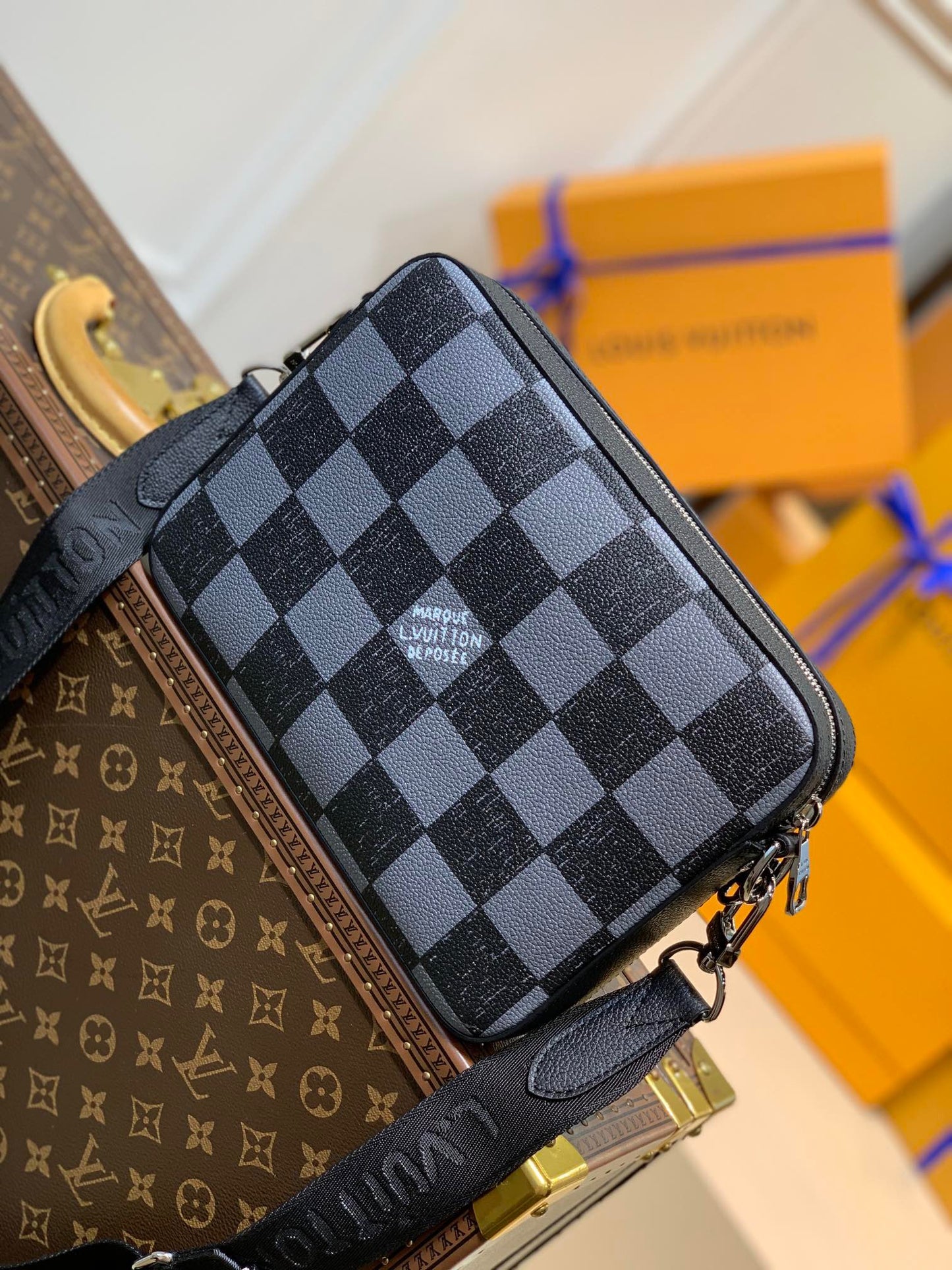 LOU TRIO MESSENGER BAG