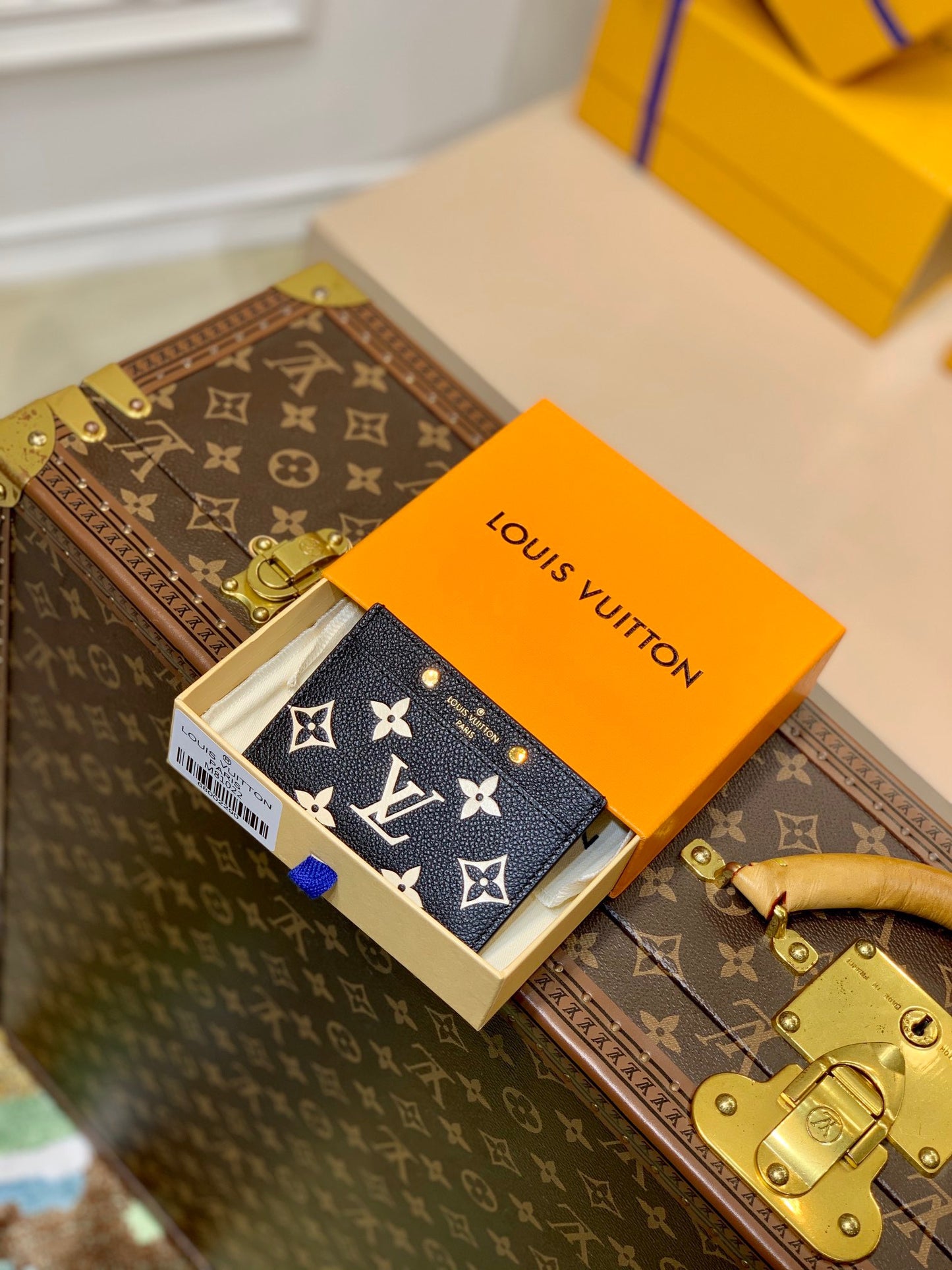 LOU CARD HOLDER