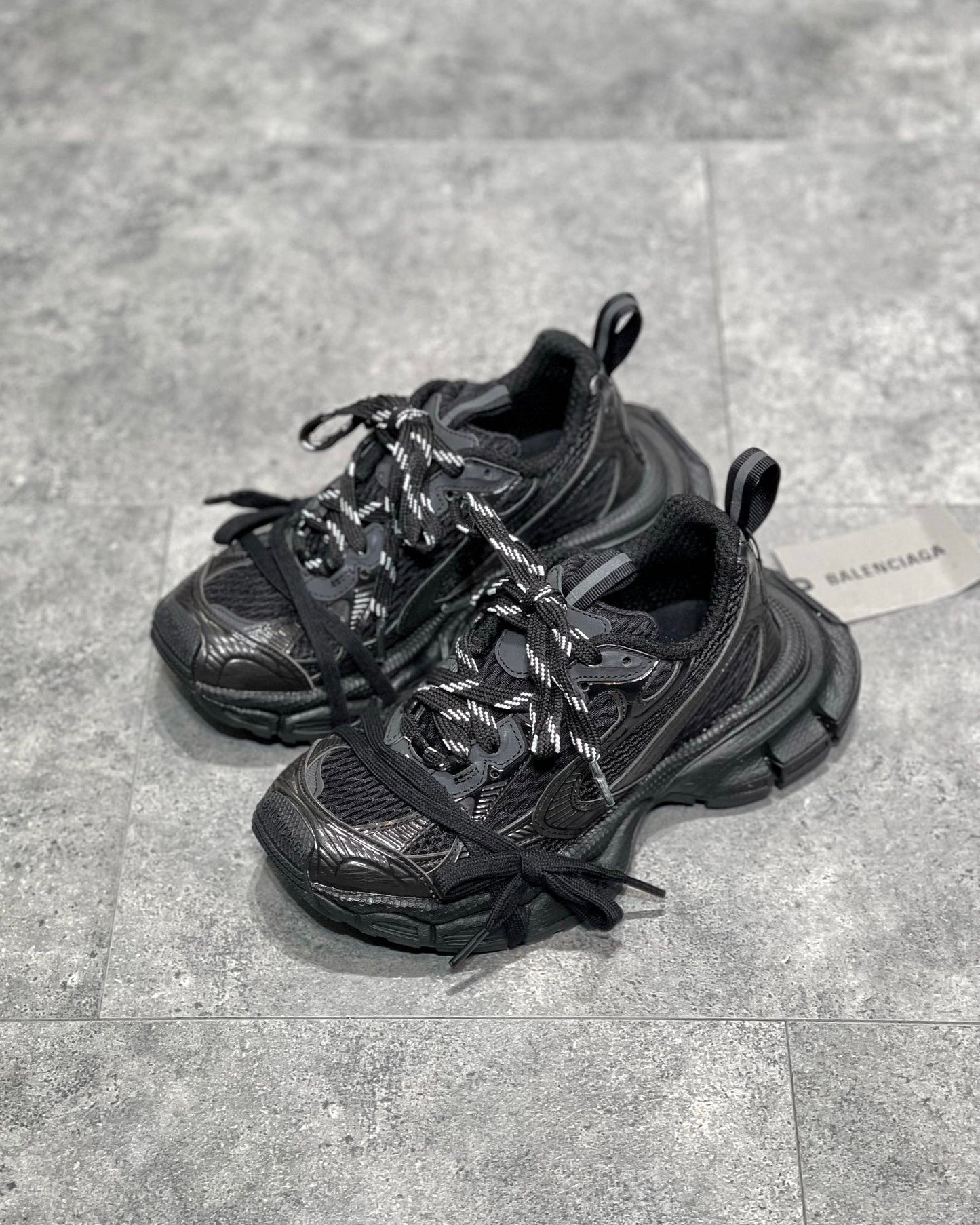 BAL 3XL TRAINERS