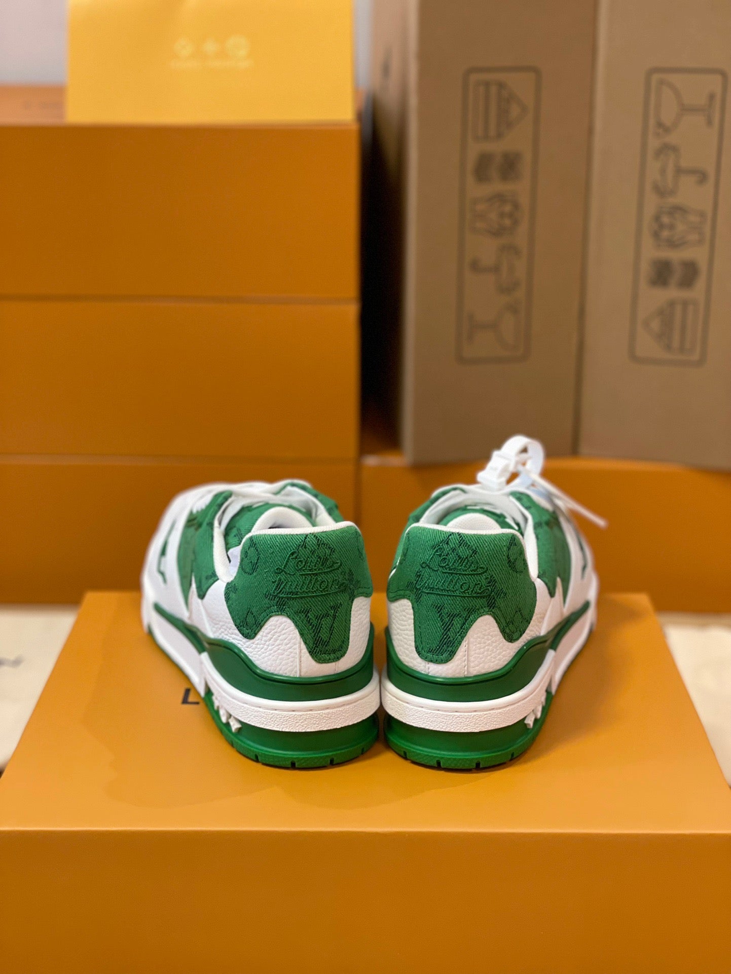 LOU TRAINERS