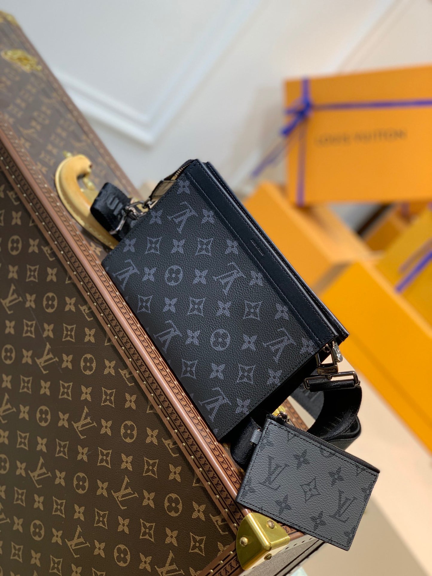 LOU GASTON WEARABLE WALLET