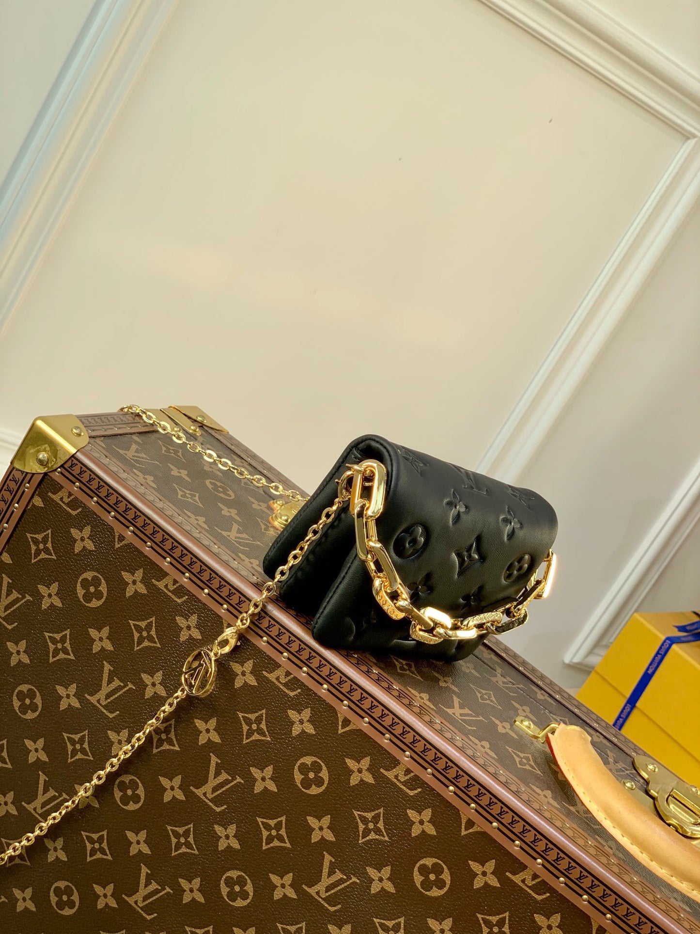 LOU BELTBAG COUSSIN