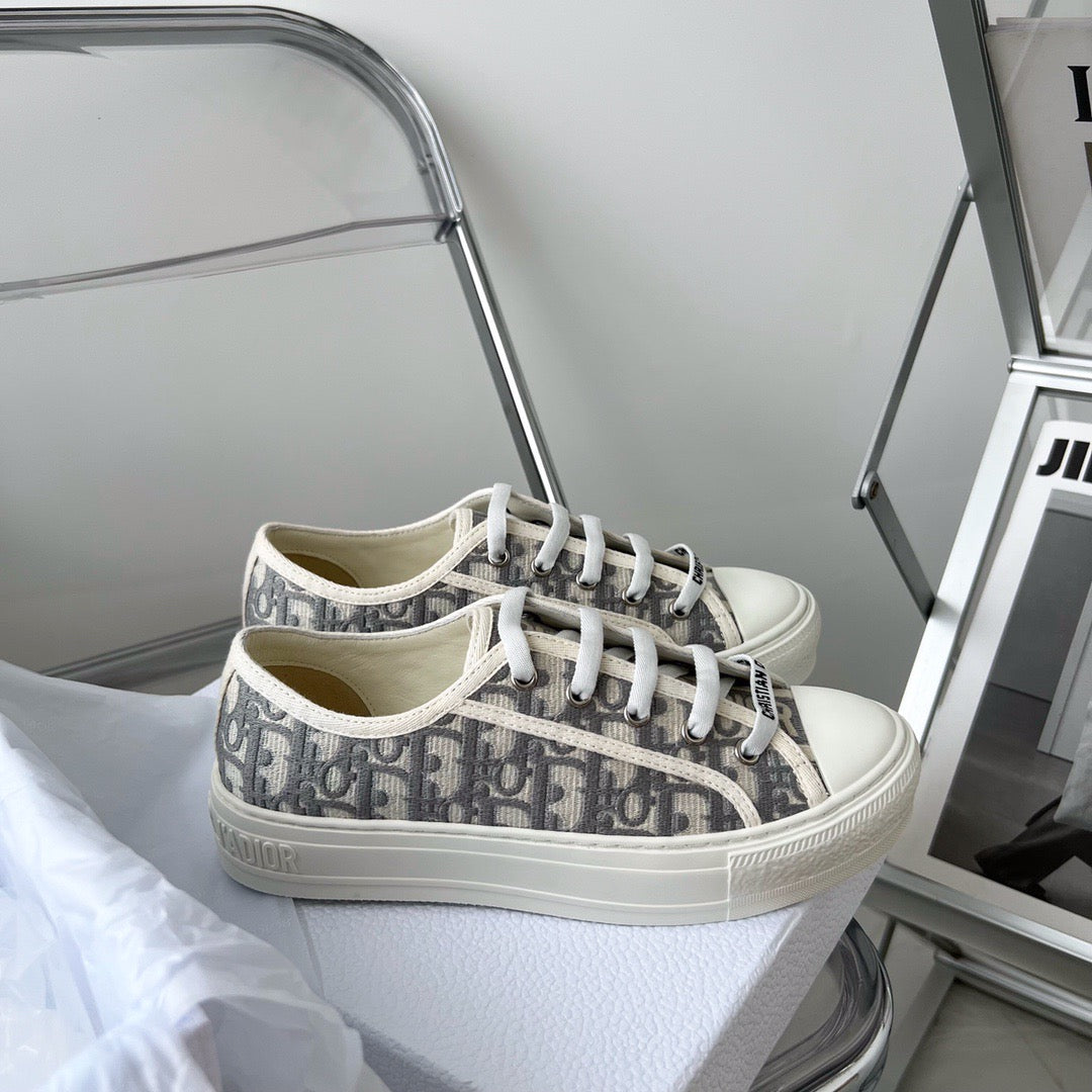 CD WALKN SNEAKER