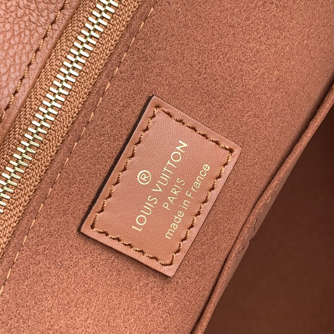 LOU ONTHEGO PM TOTE BAG