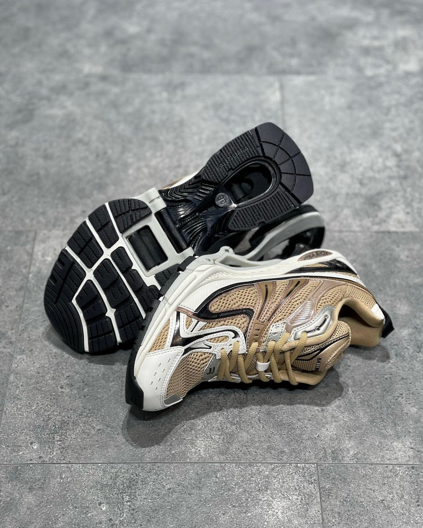 BAL X-PANDER TRAINERS