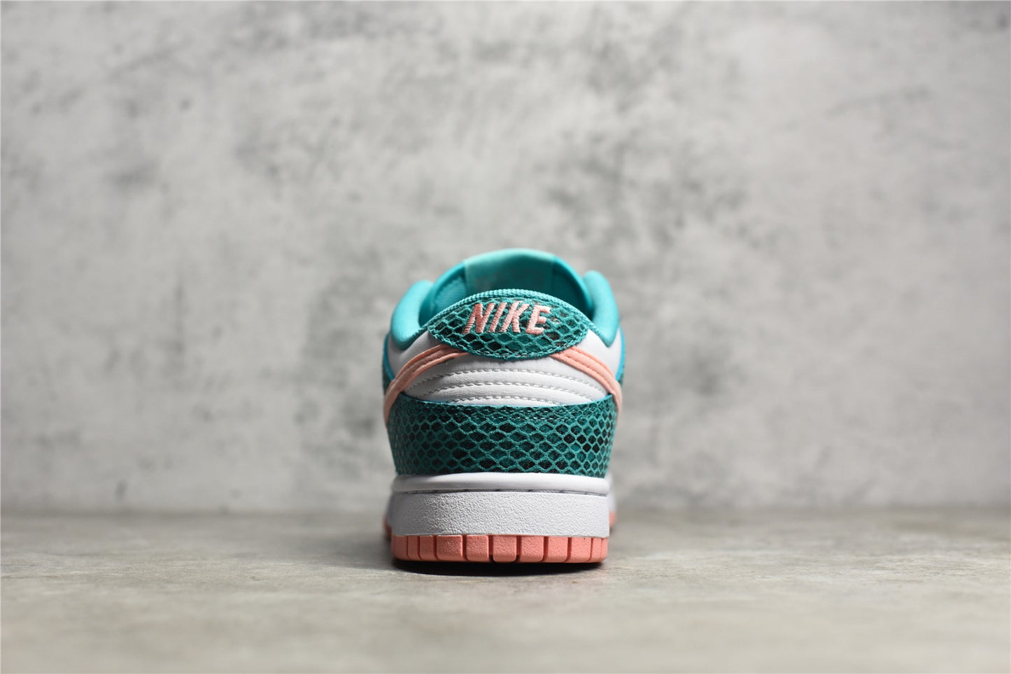 DUNK LOW SNAKESKIN