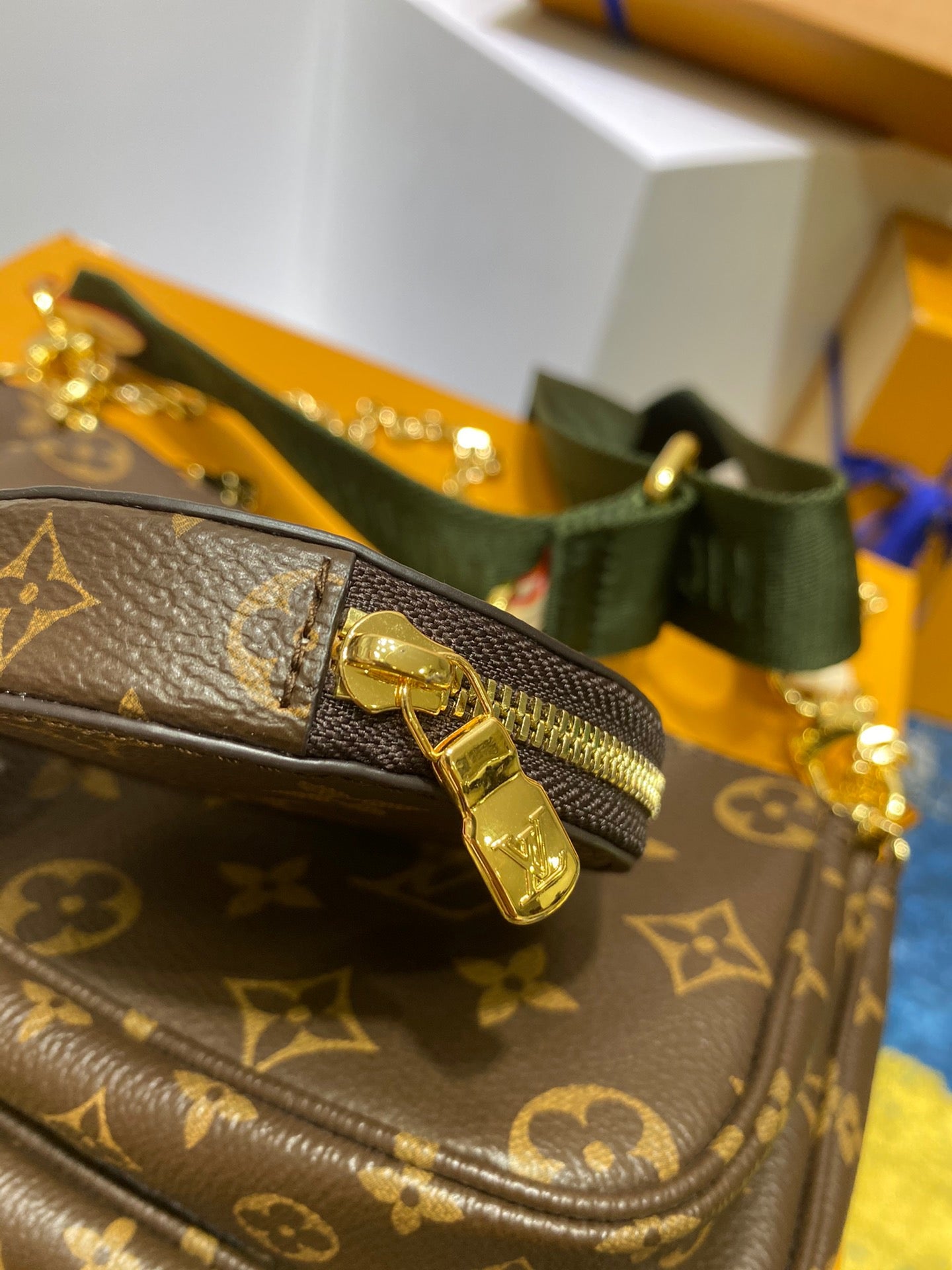 LOU MULTI POCHETTE ACCESSOIRES