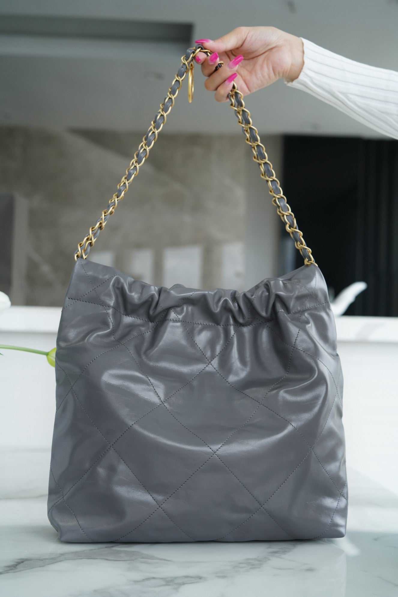 CC 22 SMALL HANDBAG