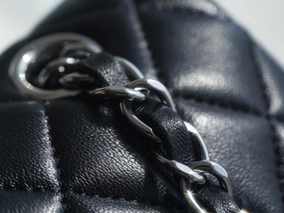 CC CLASSIC FLAP BAG