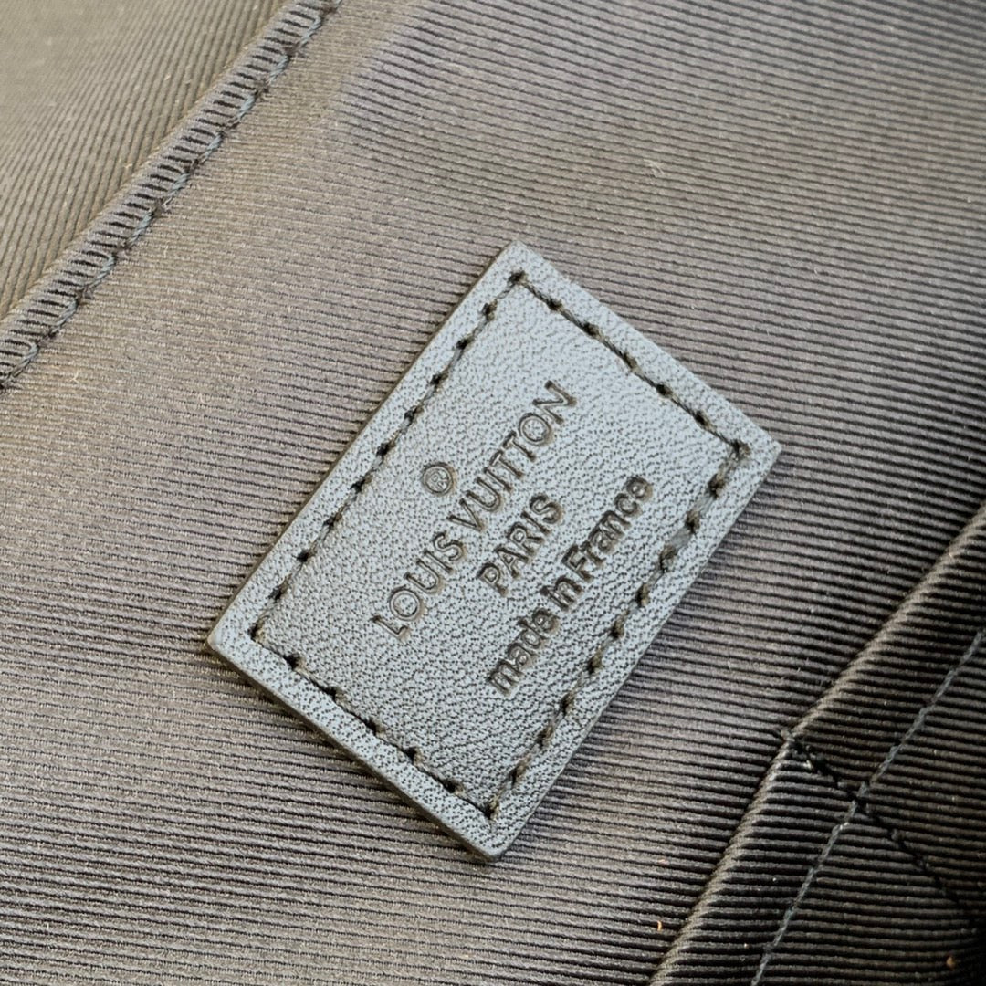 LOU SAUMUR MESSENGER BAG
