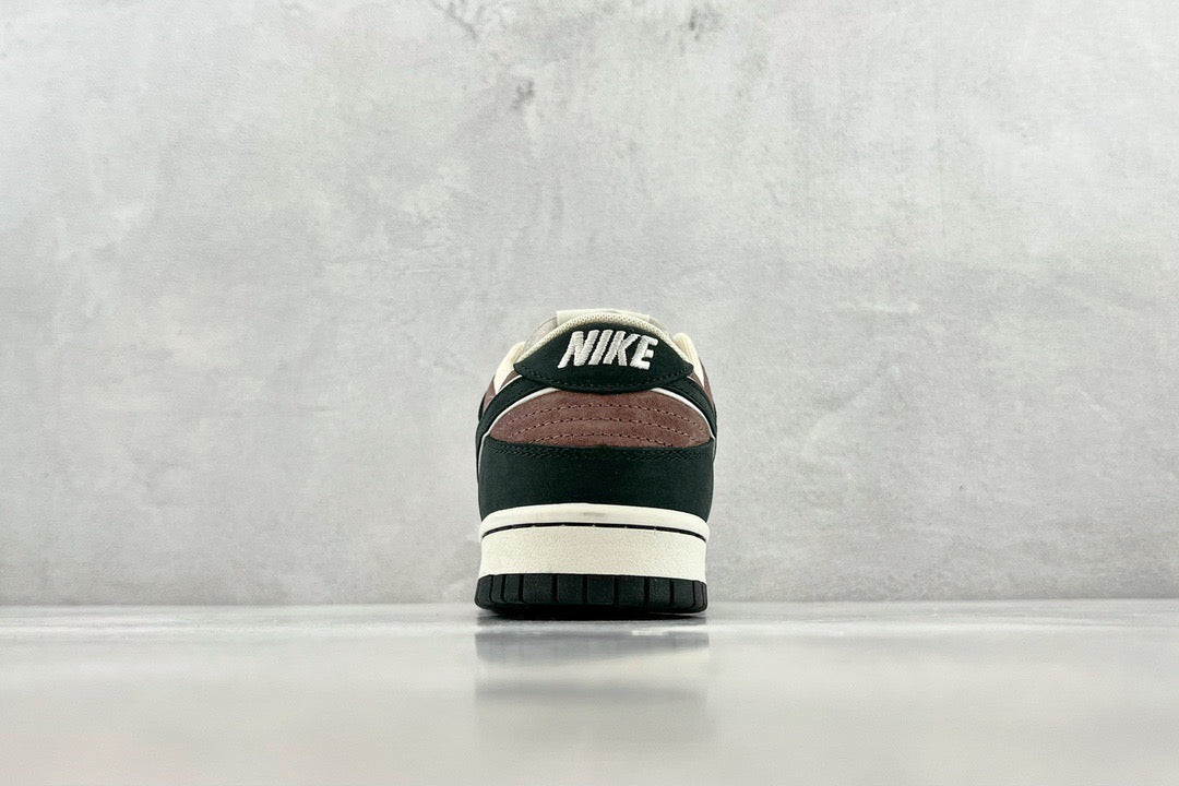 DUNK LOW x OTOMO KATUSHIRO