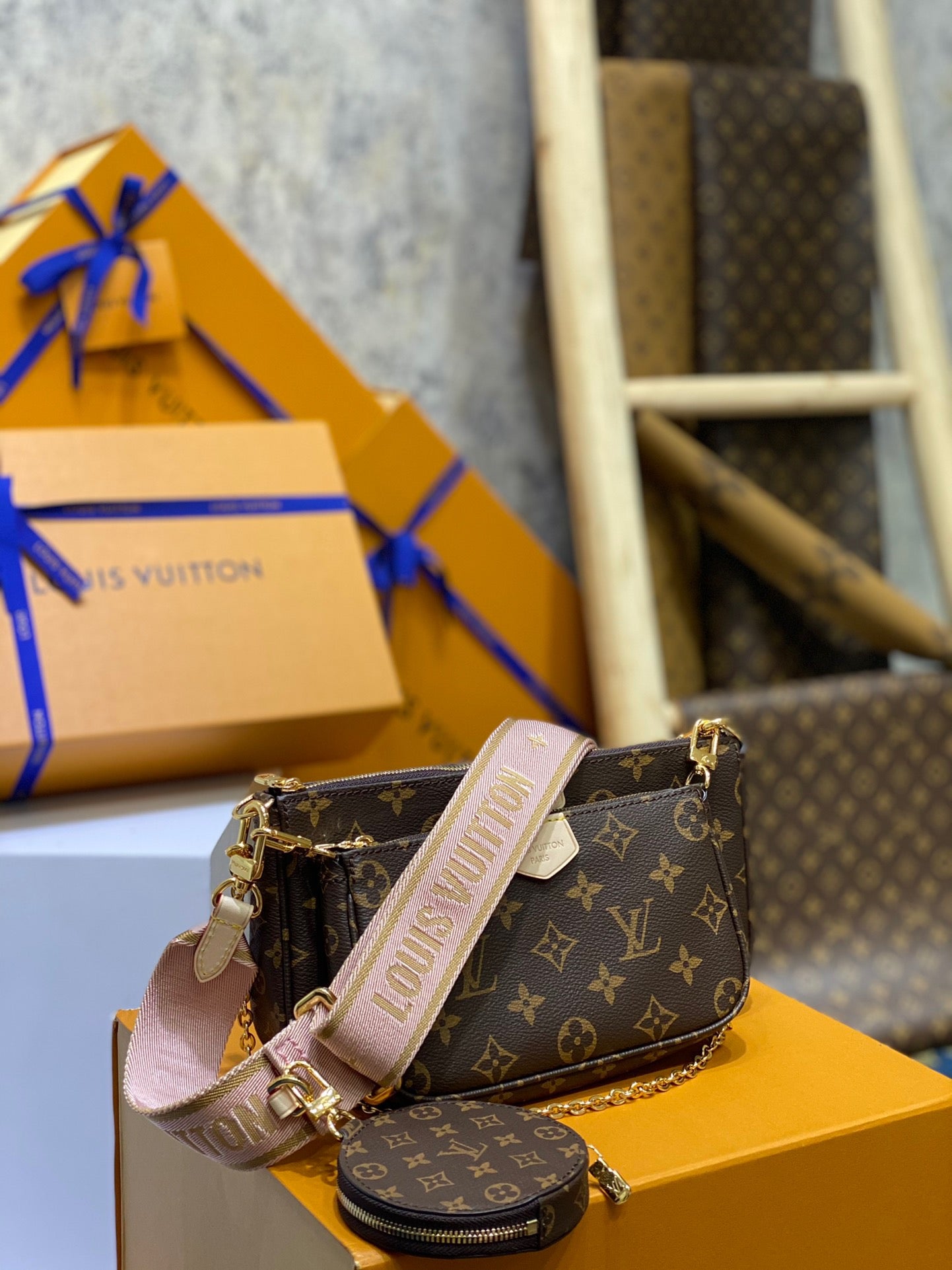LOU MULTI POCHETTE ACCESSOIRES