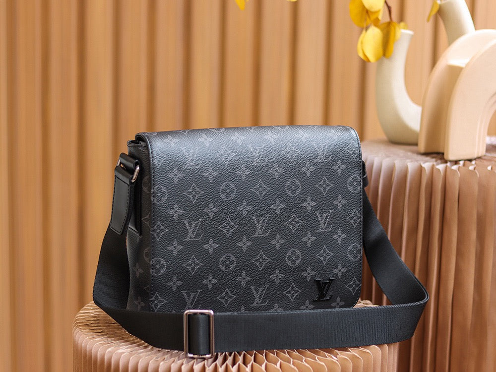 LOU DISTRICT PM MESSENGER BAG