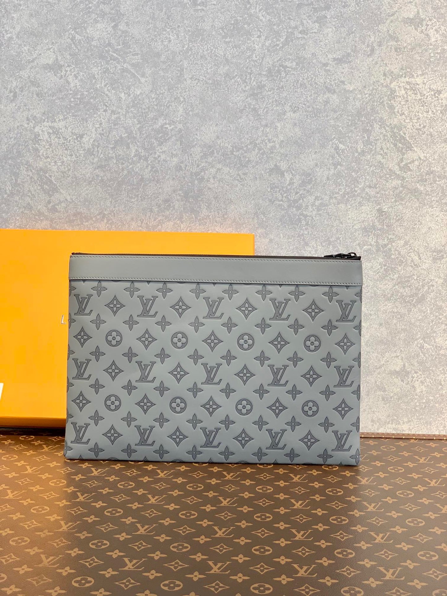 LOU DISCOVERY POCHETTE
