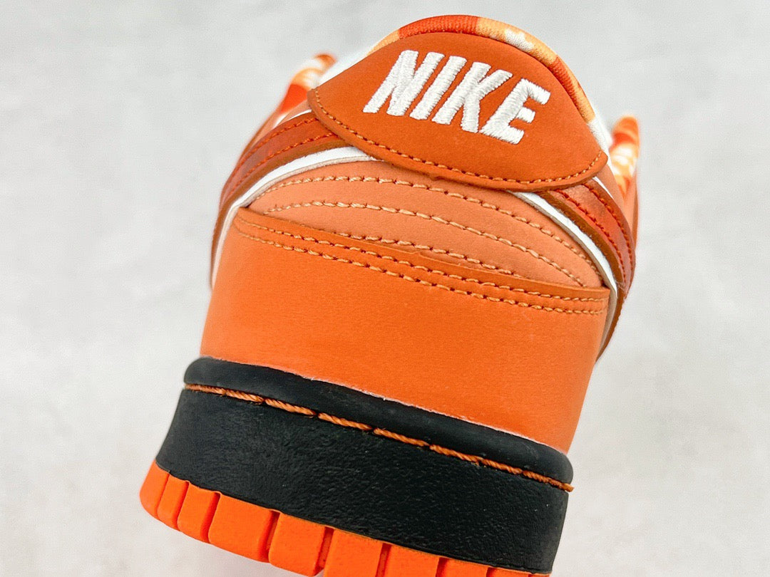 DUNK LOW ORANGE LOBSTER