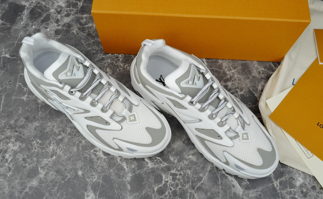 LOU RUNNER TATIC