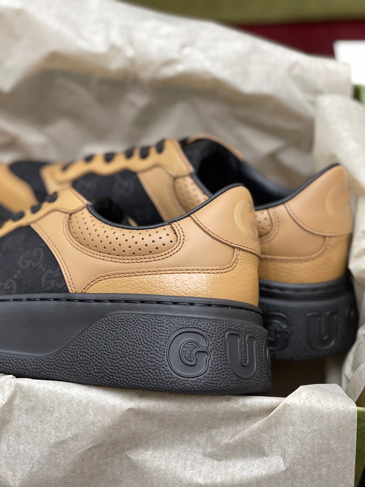GG SUPREME TRAINERS