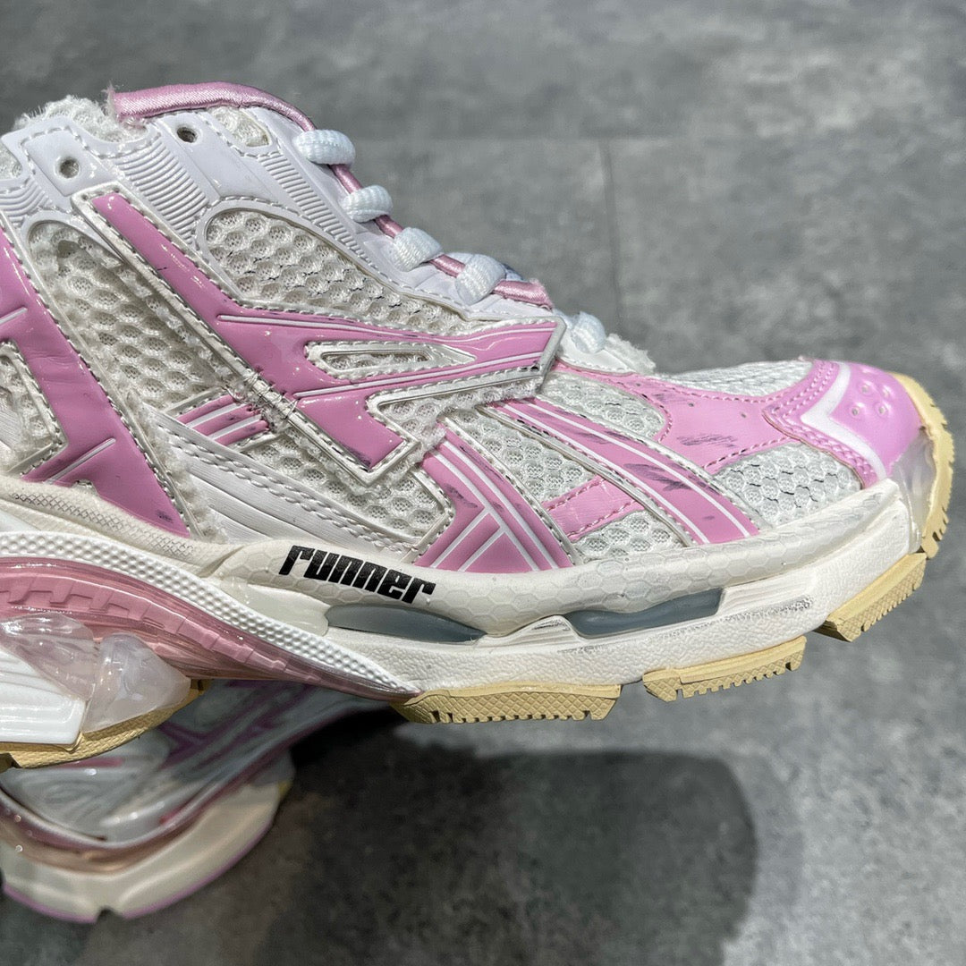 BAL RUNNER TRAINERS