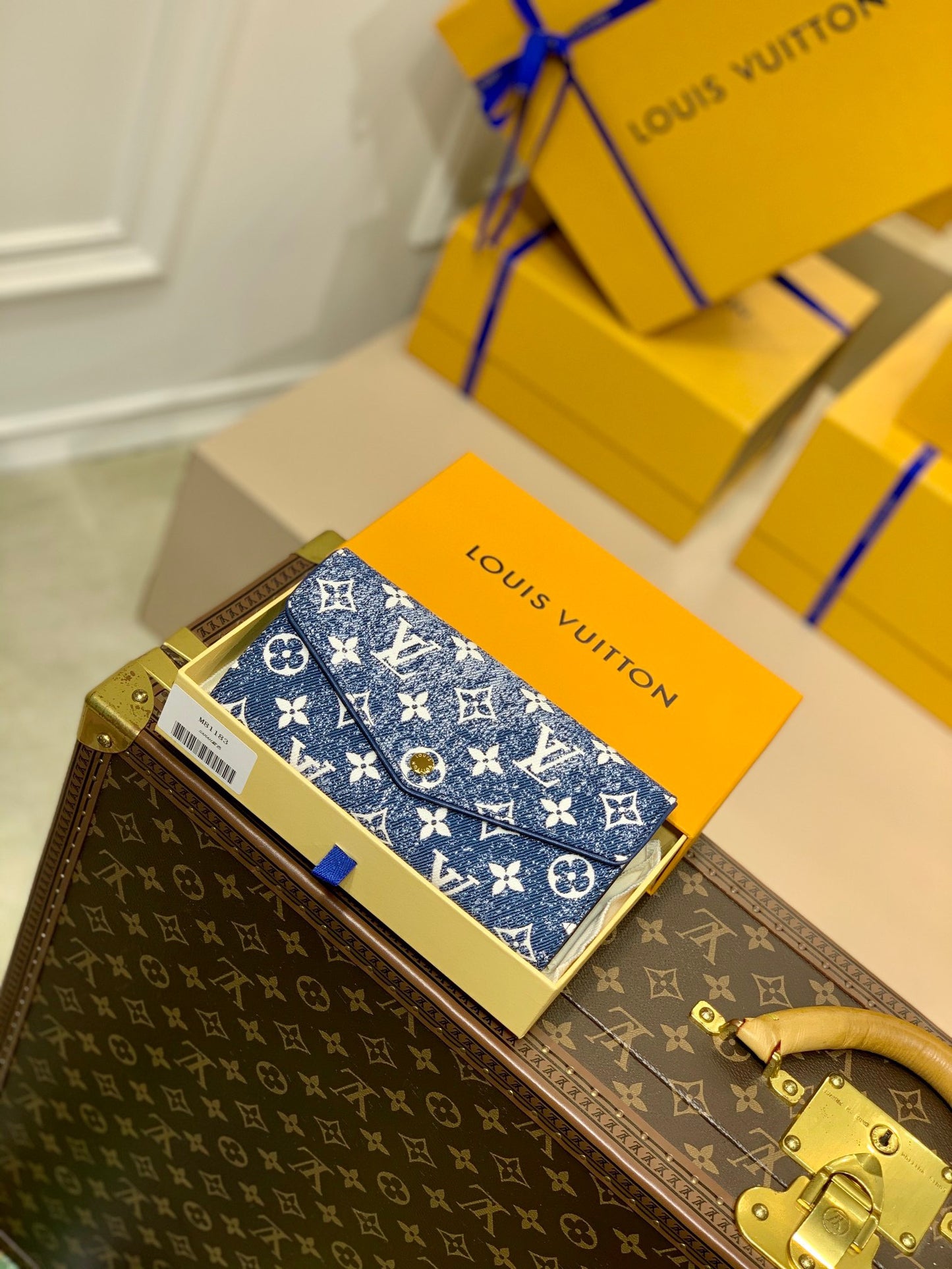 LOU SARAH WALLET