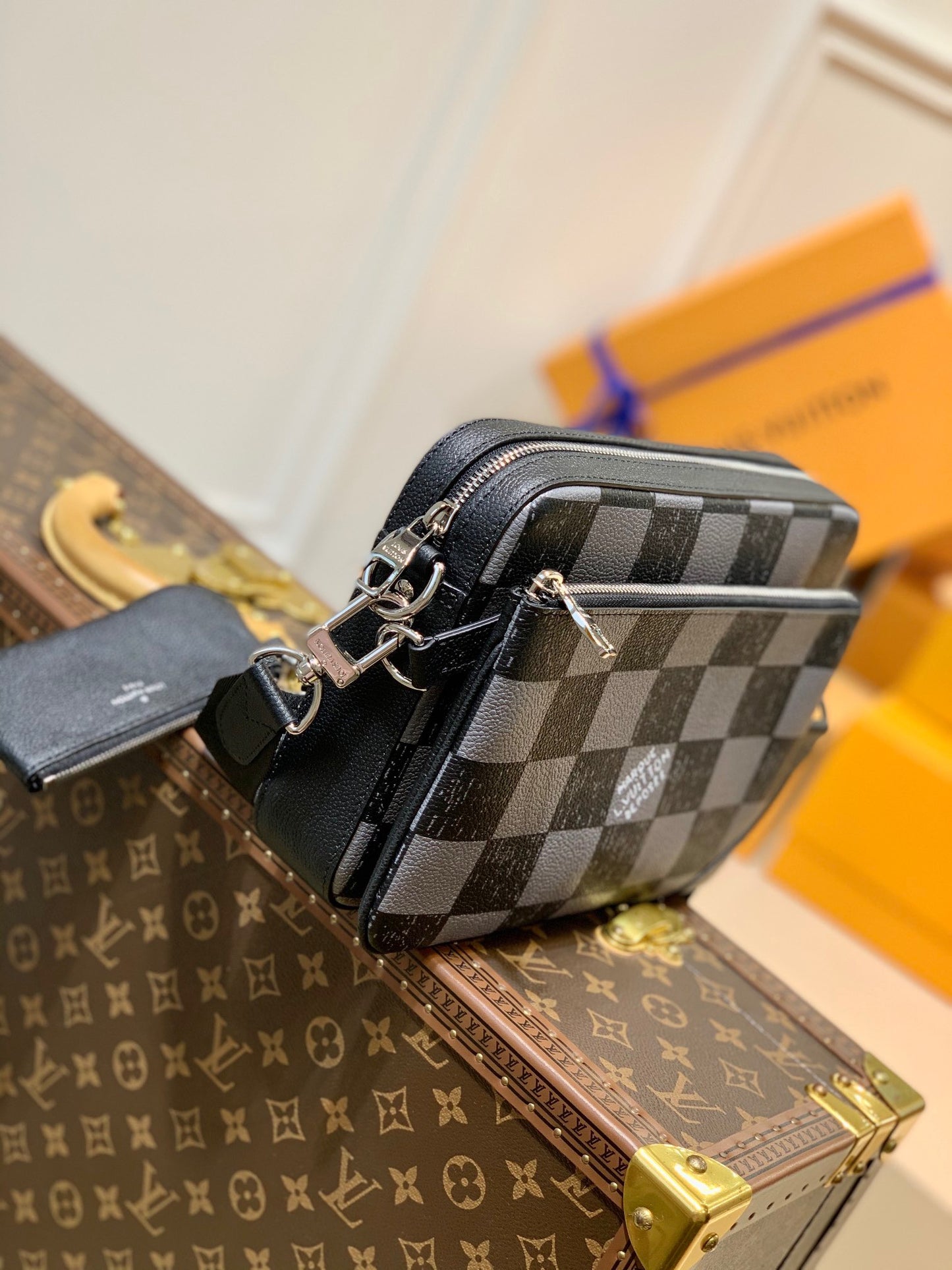 LOU TRIO MESSENGER BAG