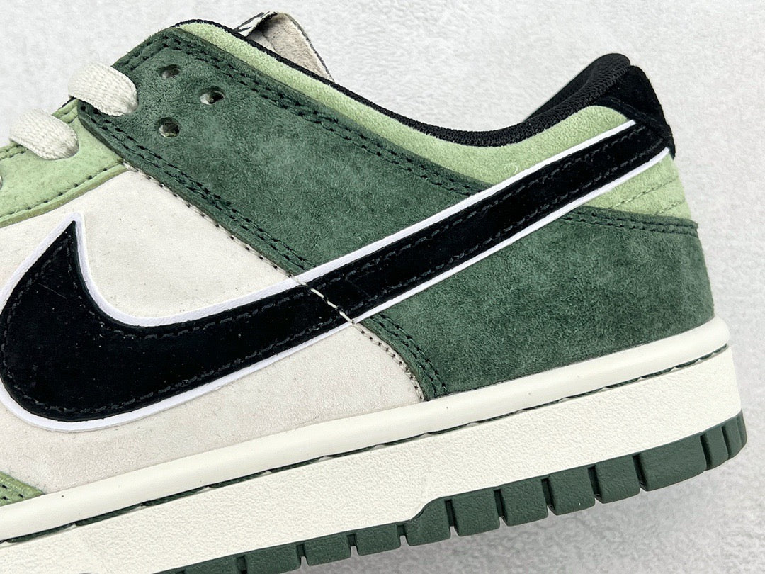 DUNK LOW x OTOMO KATSUHIRO