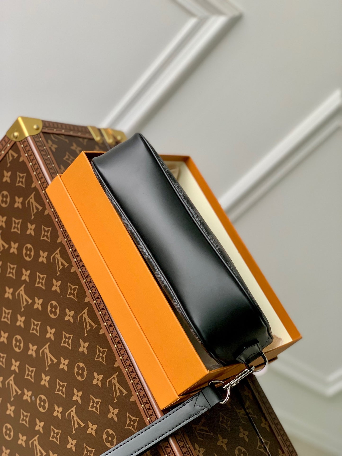 LOU POCHETTE KASAI