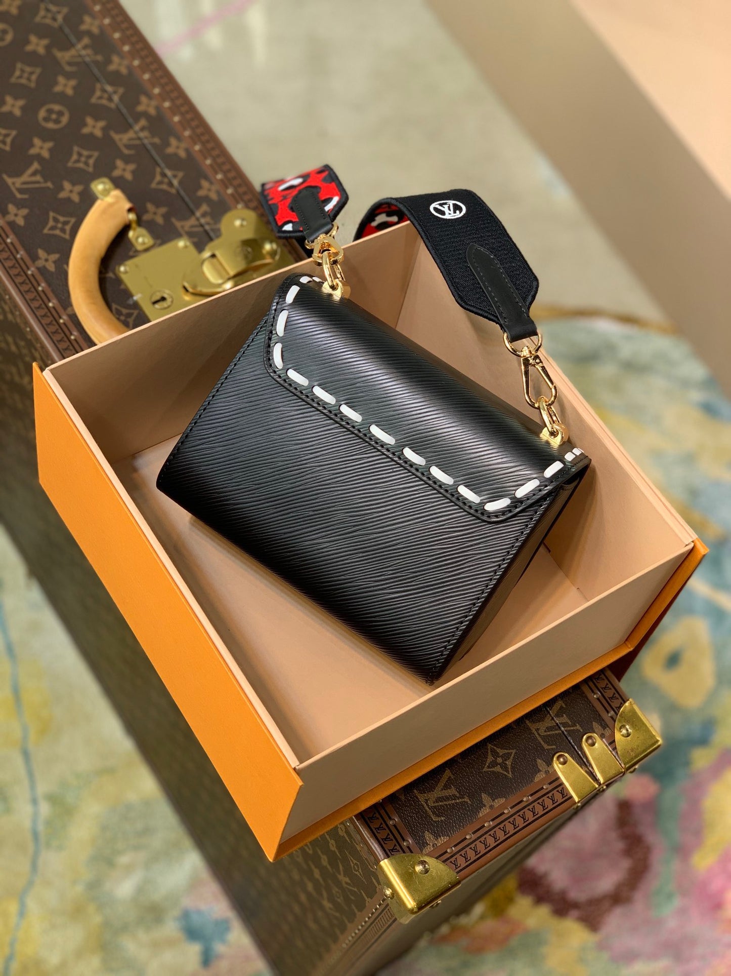 LOU TWIST PM BAG