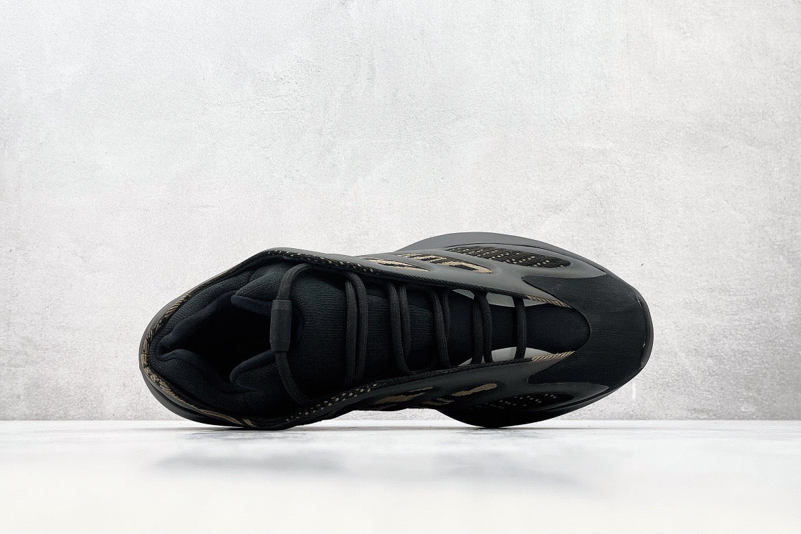YEEZY 700 V3 CLAY BROWN