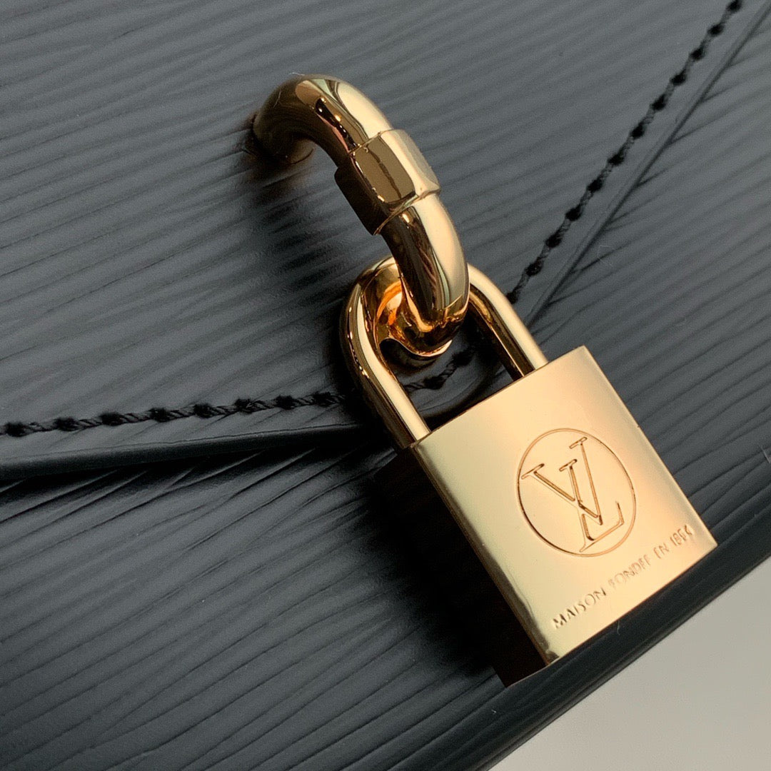 LOU PADLOCK ON STRAP BAG
