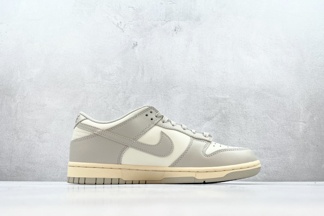 DUNK LOW LIGHT BONE
