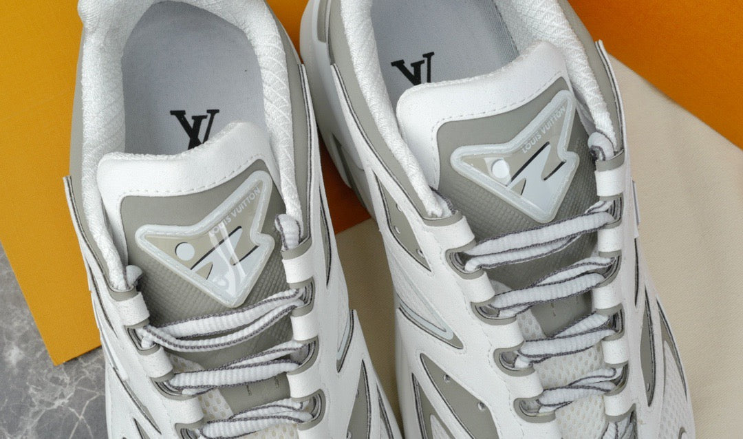 LOU RUNNER TATIC