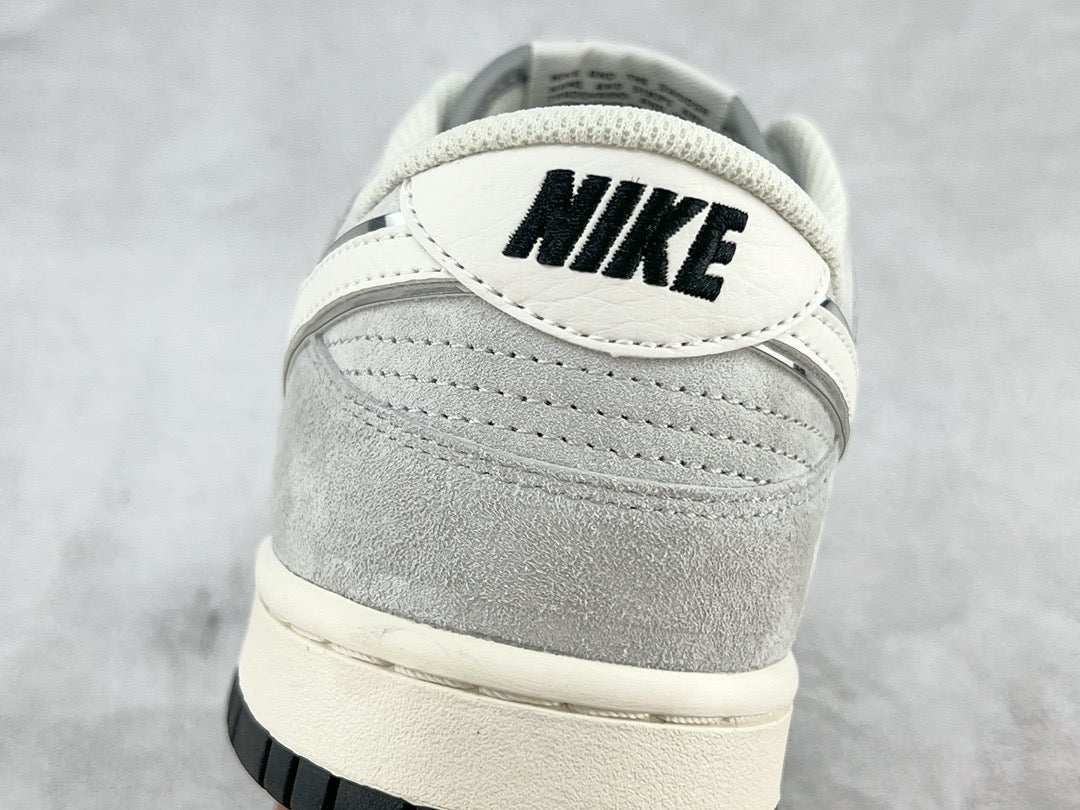 DUNK LOW x OTOMO KATUSHIRO