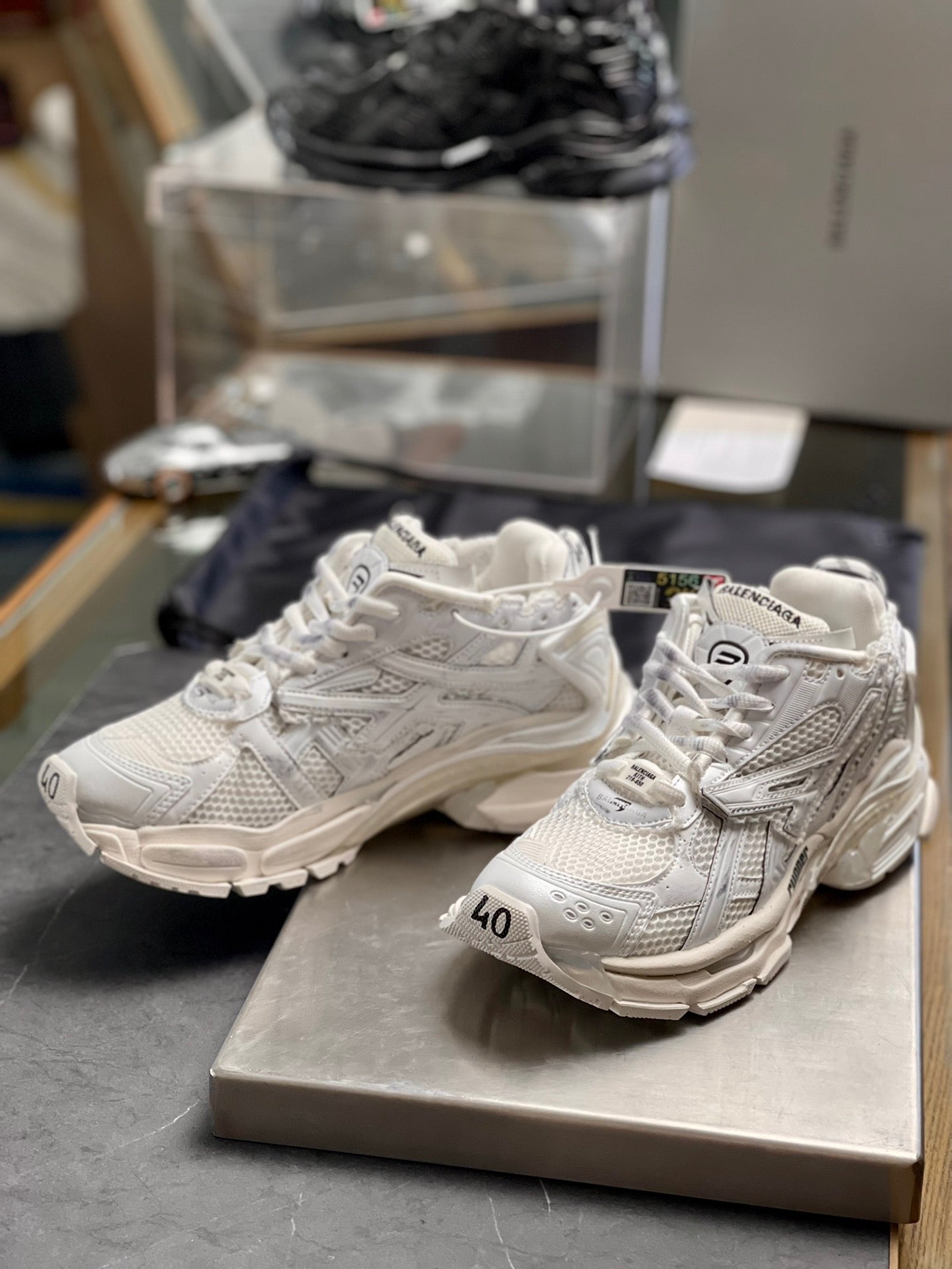 BAL RUNNER TRAINERS