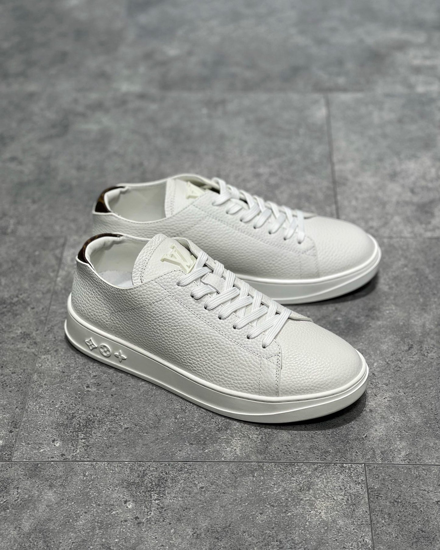 LOU RESORT TRAINERS