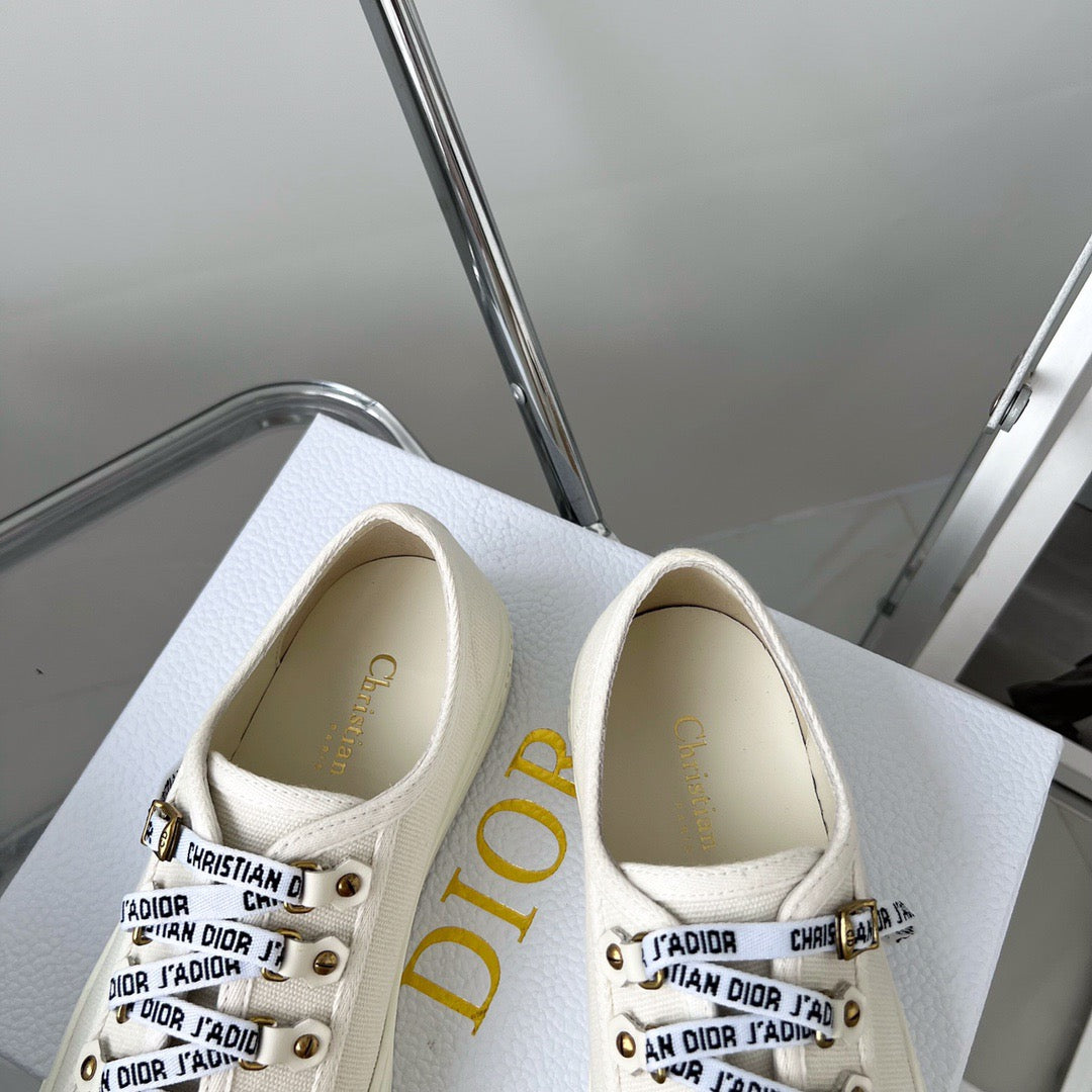 CD WALKN SNEAKER
