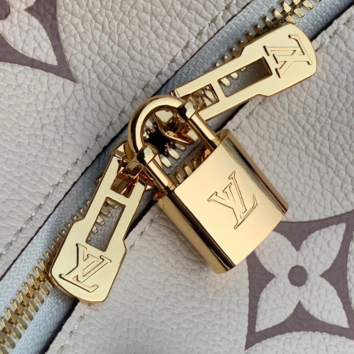 LOU SPEEDY BANDOULIÈRE 25 BAG