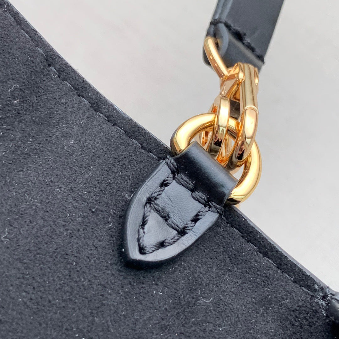 LOU PADLOCK ON STRAP BAG