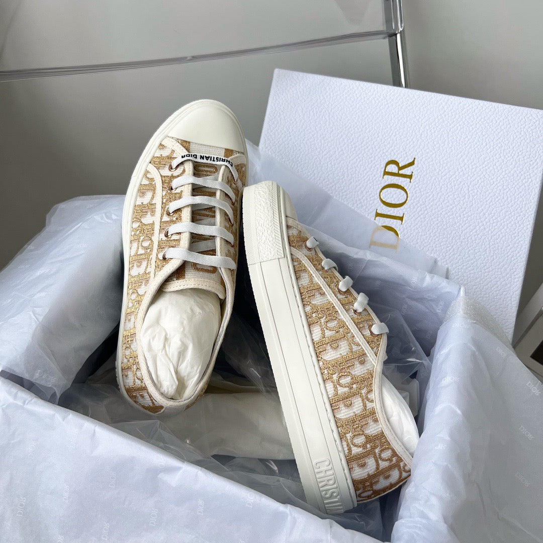 CD WALKN SNEAKER