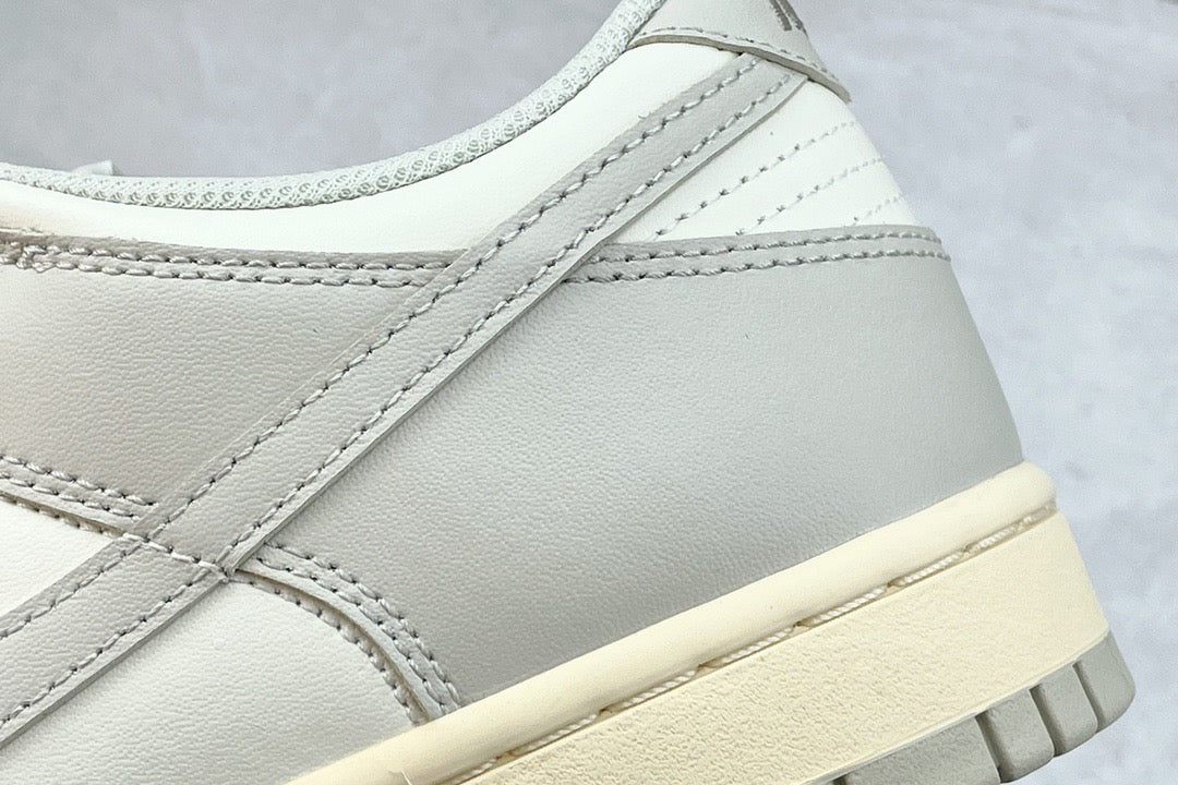 DUNK LOW LIGHT BONE