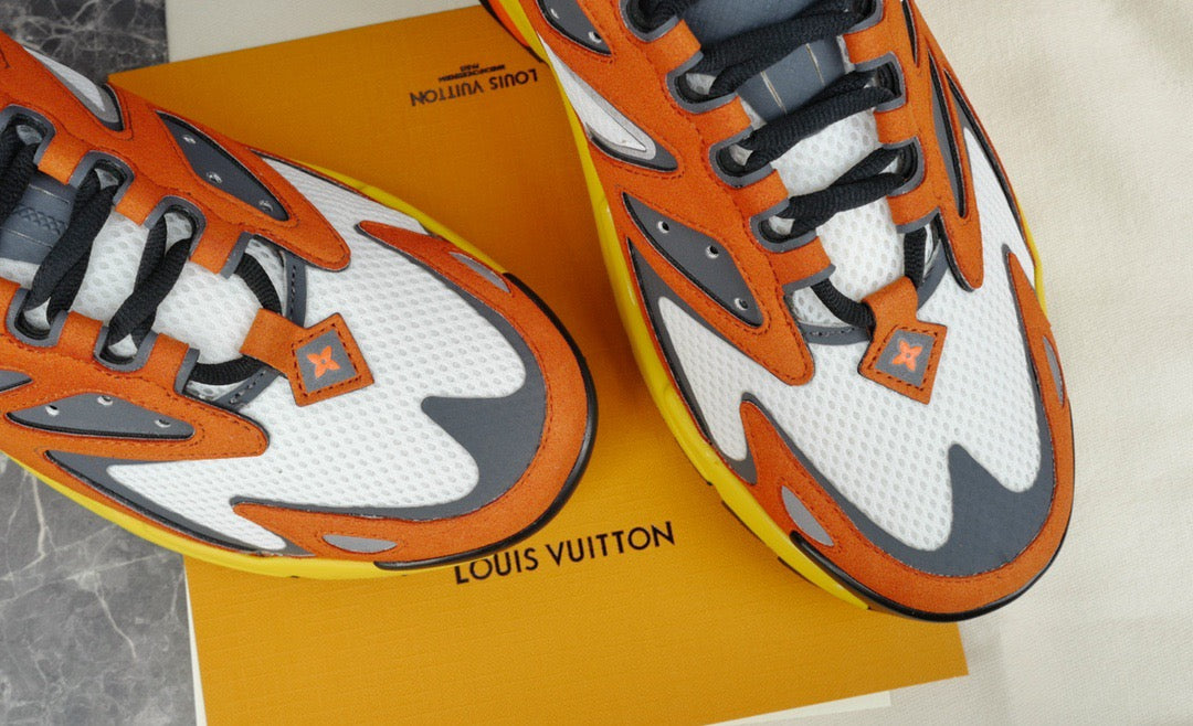 LOU RUNNER TATIC