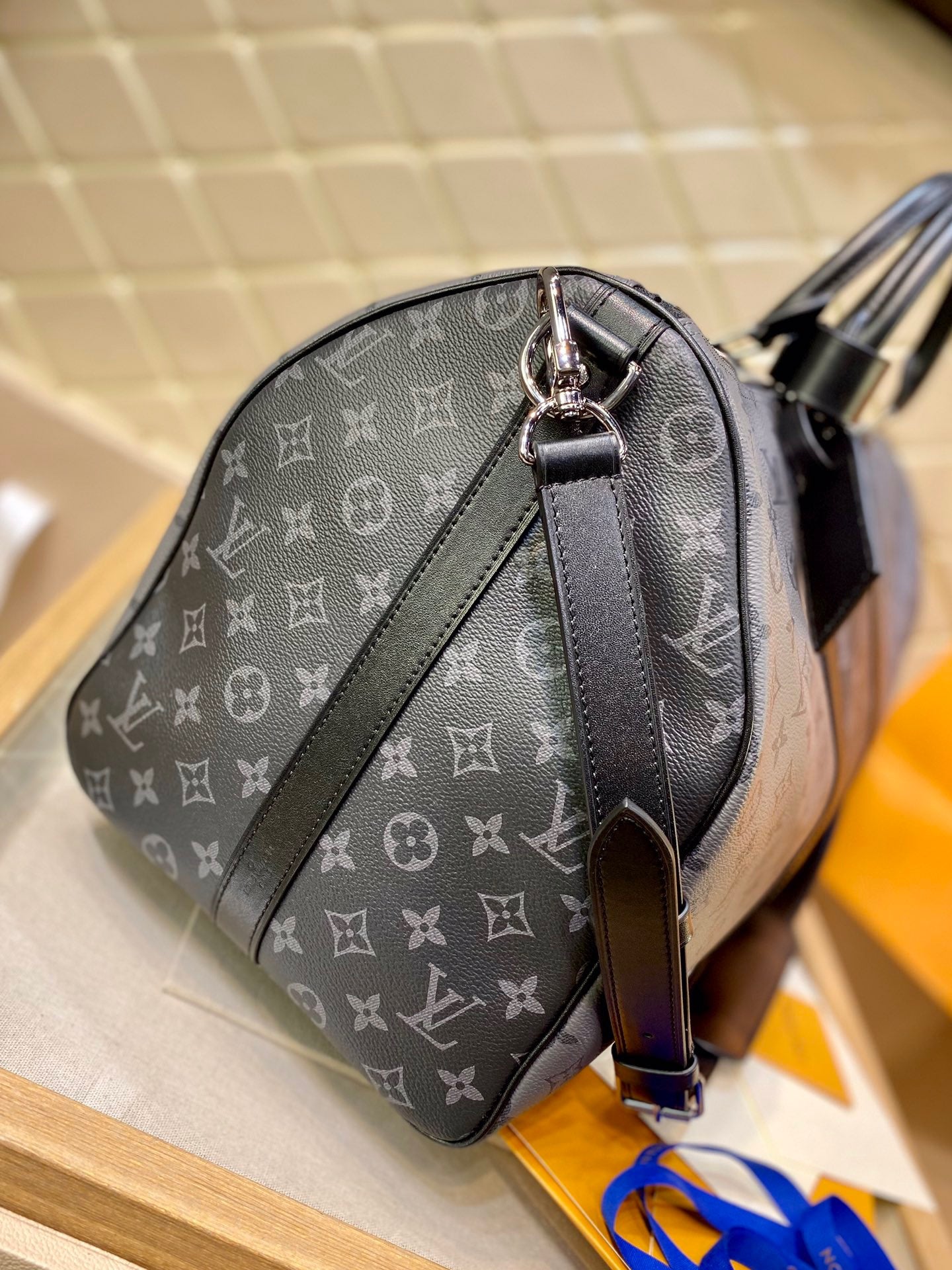 LOU KEEPALL BANDOULIÈRE 50 BAG