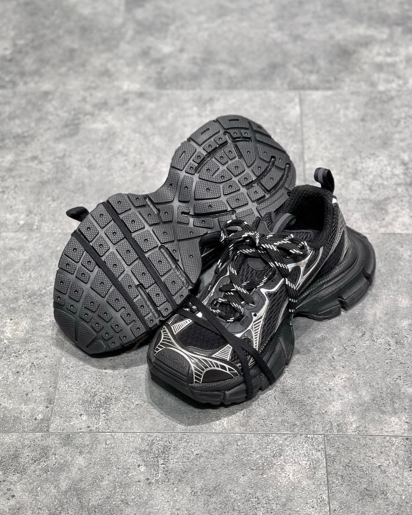 BAL 3XL TRAINERS