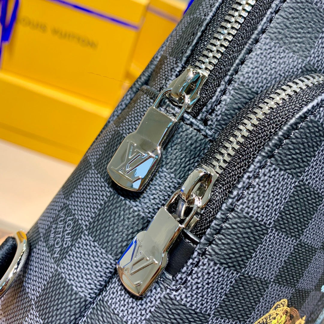 LOU AVENUE SLING BAG