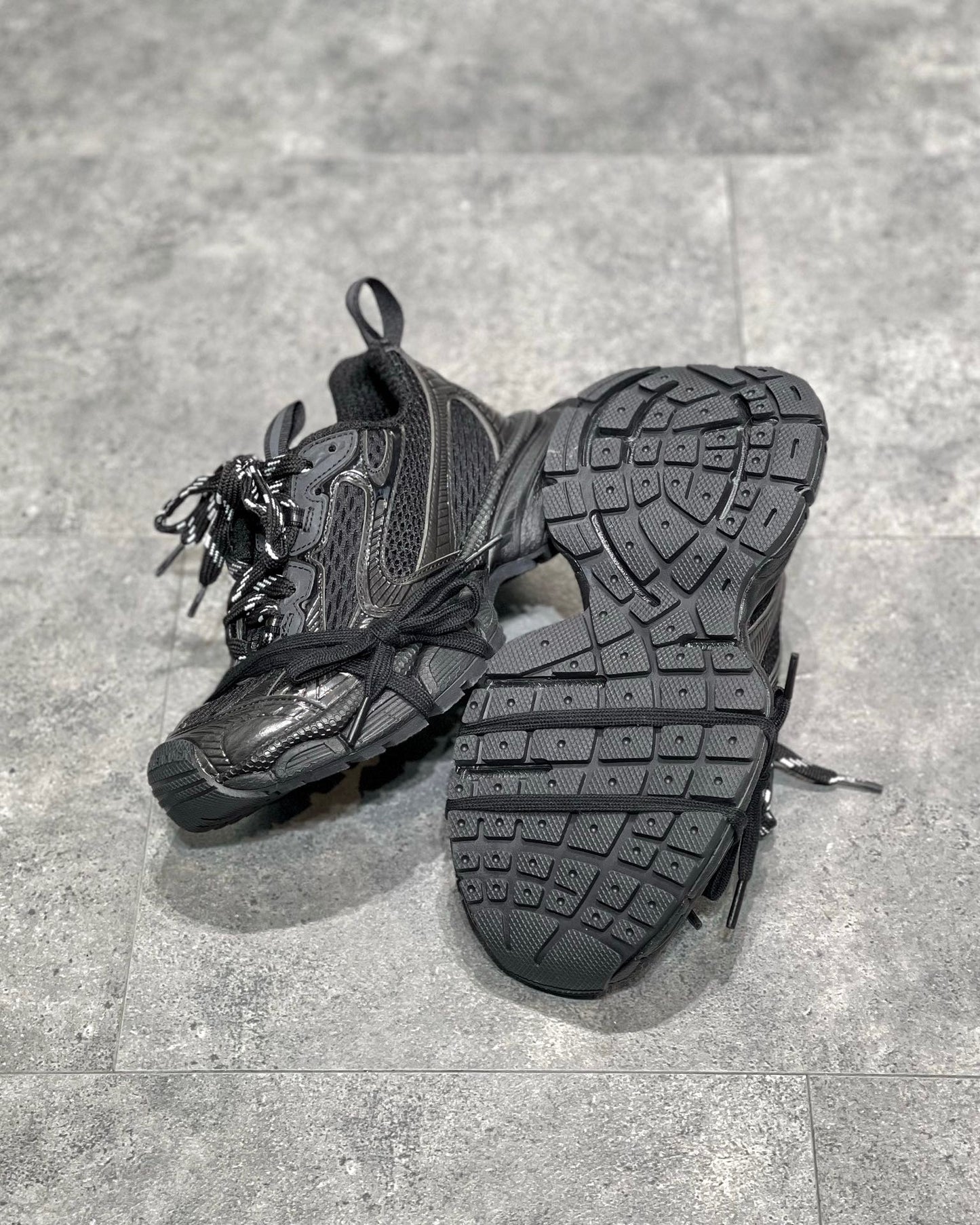 BAL 3XL TRAINERS