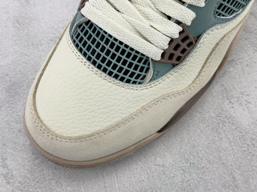 NIKE JORDAN 4 RETRO