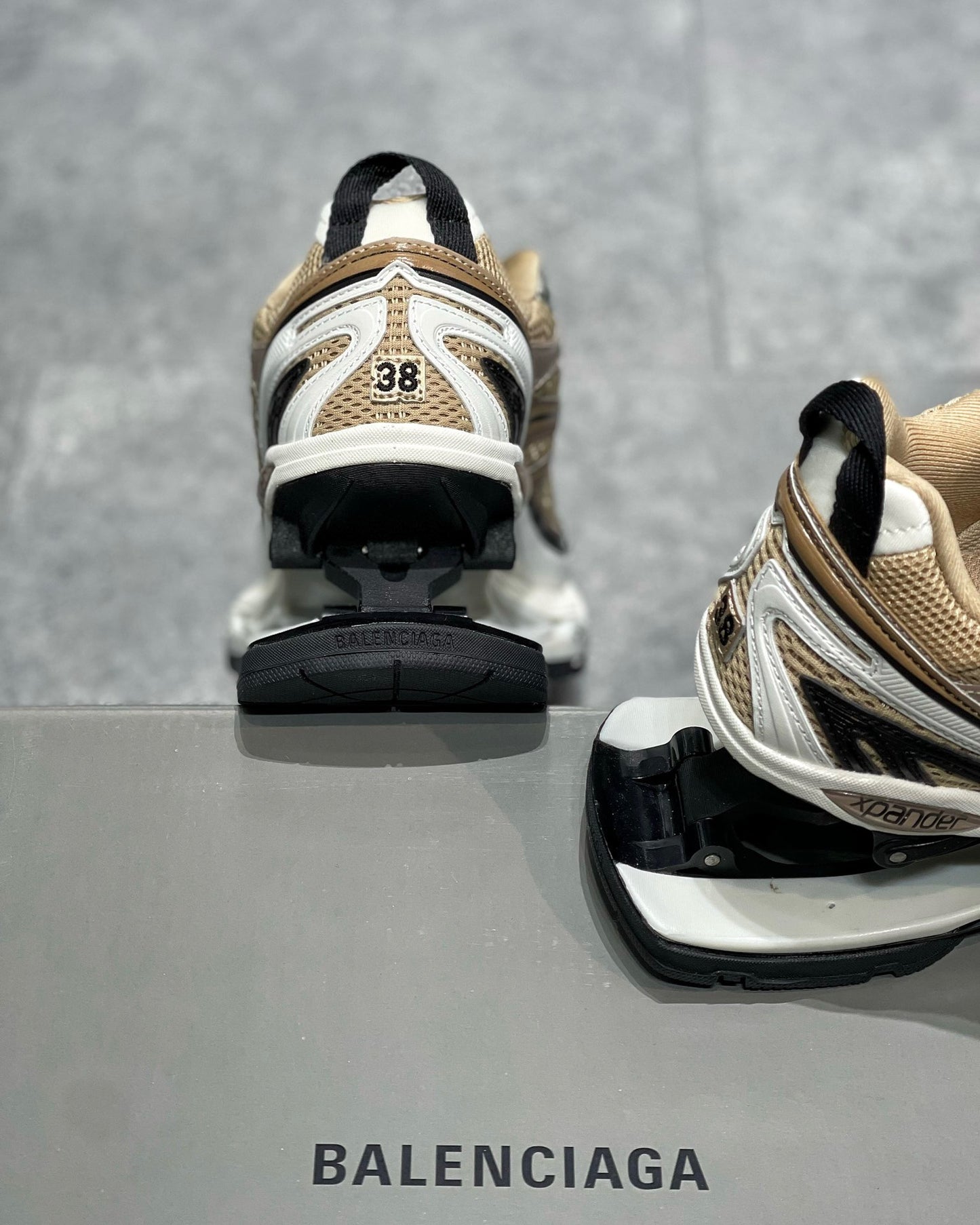BAL X-PANDER TRAINERS