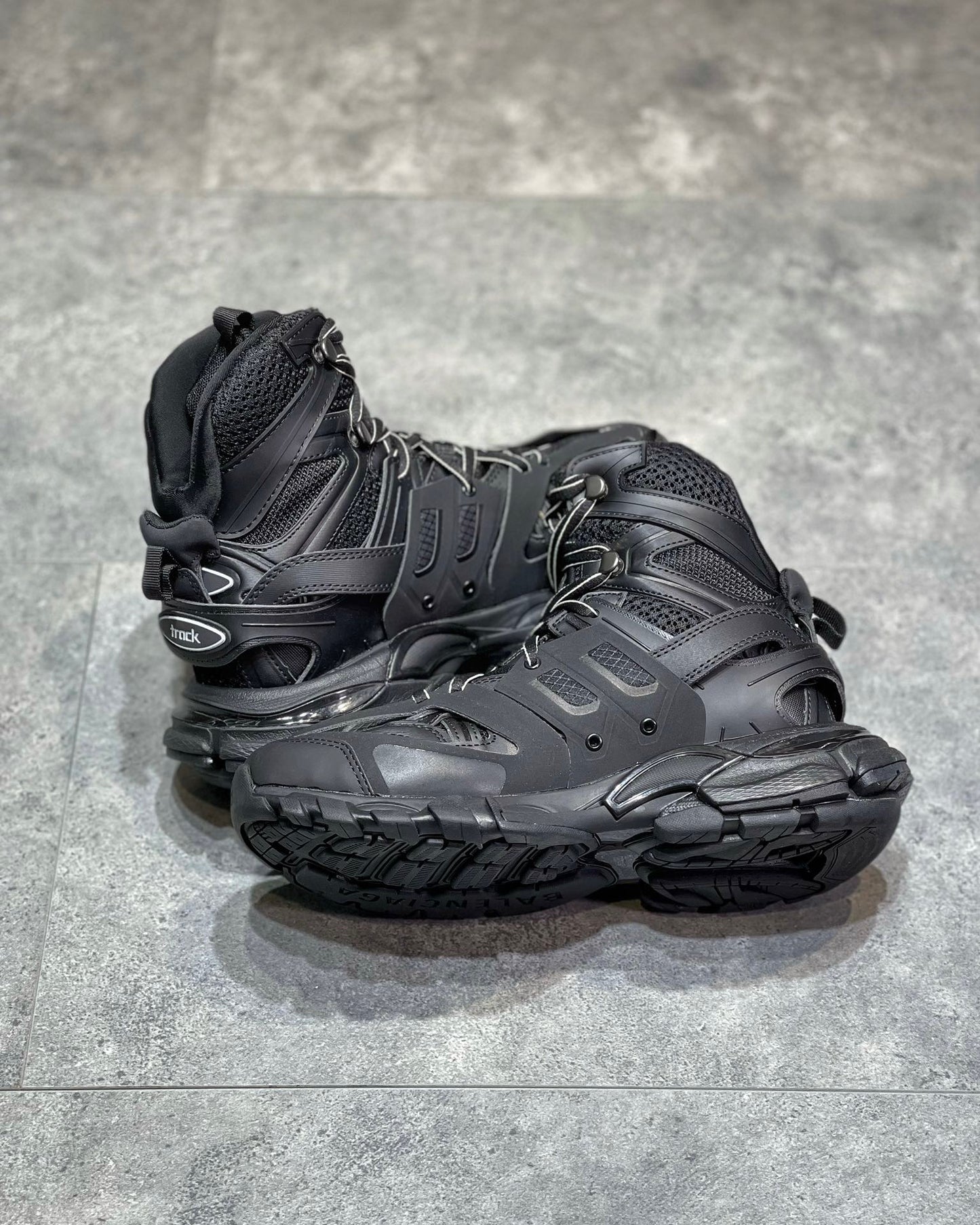 BAL TRACK HIGH HIKE SNEAKER