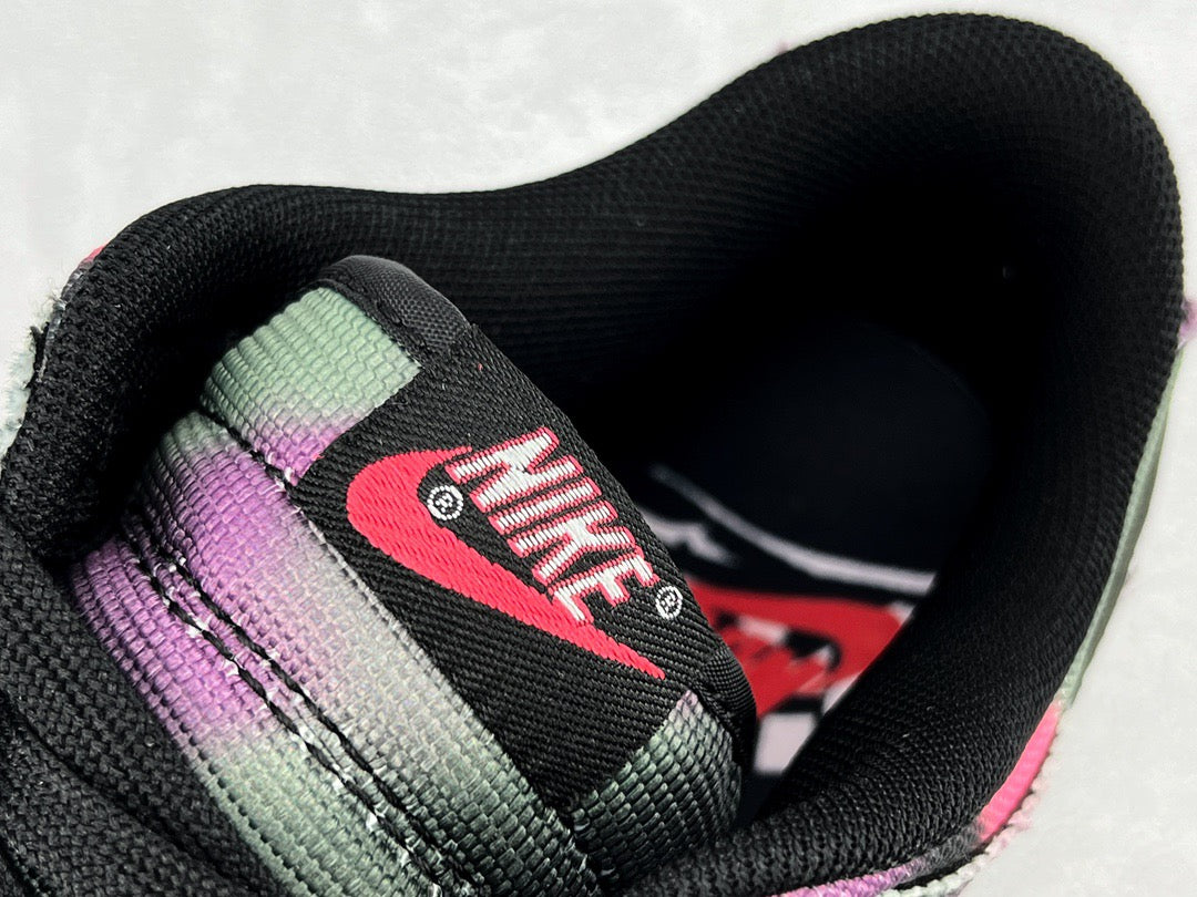 DUNK LOW GRAFFITI